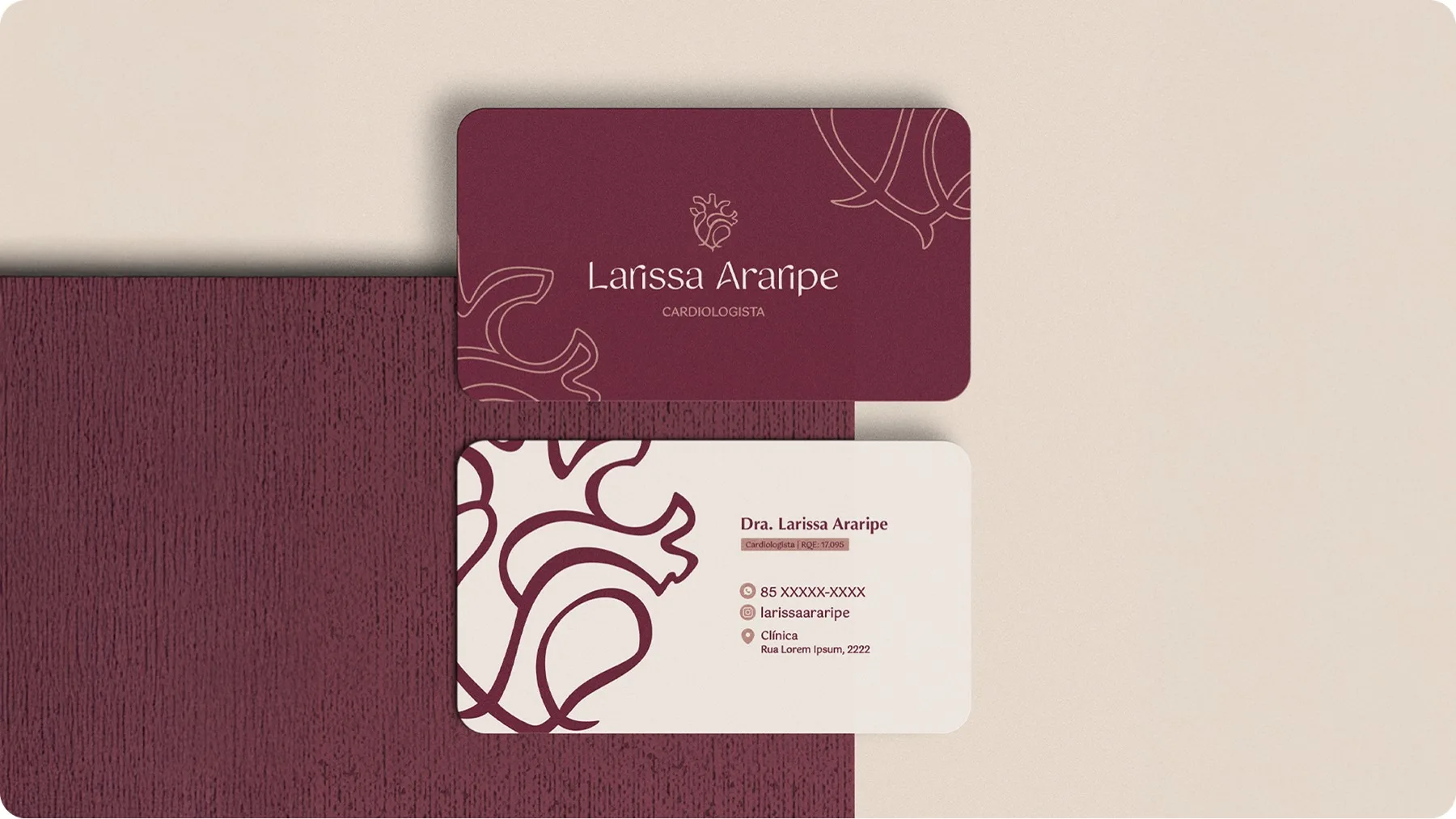 Mockup de cartão de visita Larissa Araripe